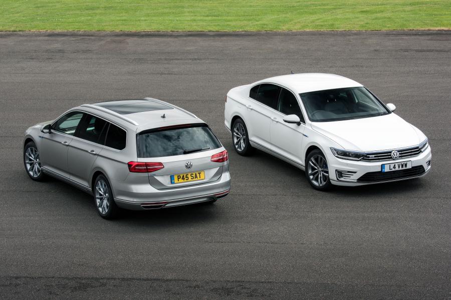  Volkswagen Passat Estate GTE 2016 года  (UK) (фото 29 из 30)
